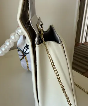 White Purse with Champagne Bow and Pearls thumbnail 7