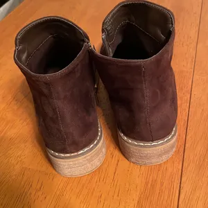 Perfect for fall Seven7 Seven Cisco Kid Brown Suede Bootie Ankle BOOTS thumbnail 4