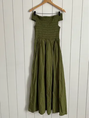Petal & Pup Tessa Off Shoulder Midi Dress in Green thumbnail 4