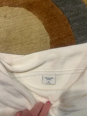 Abercrombie Off The Shoulder Ribbed Sweater Off White Cream Size Medium thumbnail 2