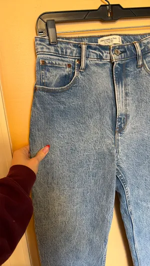 Abercrombie 90s Straight Ultra High-Rise Jeans Curve thumbnail 2