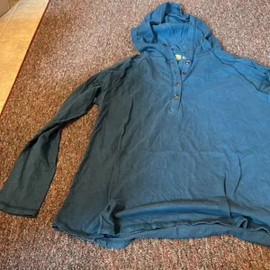 Carhartt‎ medium blue top thumbnail 3