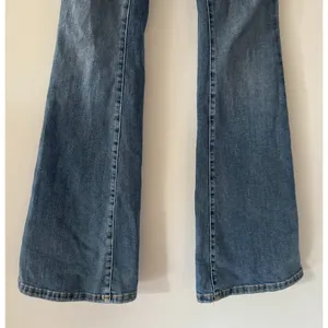 Free People x We The Free Jayde Flare Denim Jeans Size 26 thumbnail 3