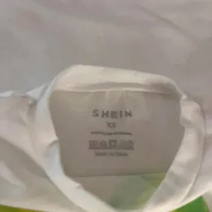Shein Women's multi Crop-top thumbnail 3