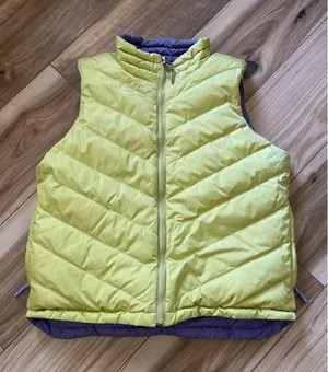 COLDWATER CREEK Womens Reversible Goose Down Vest size medium Yellow and Purple thumbnail 1