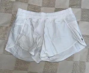Lululemon Tracker Short IV *2-way Stretch 4" White‎ size 8 thumbnail 1