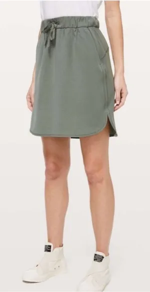 Lululemon On The Fly Skirt Size Size 6 thumbnail 1