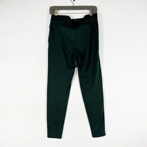 Vuori Women's Performance Ankle Crop Mid Rise Jogger Pants Ultra Soft Green M thumbnail 3