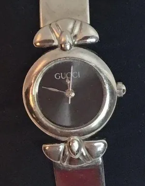 Gucci Vintage Womens Watch With black Face And Stainless Steel Band thumbnail 4