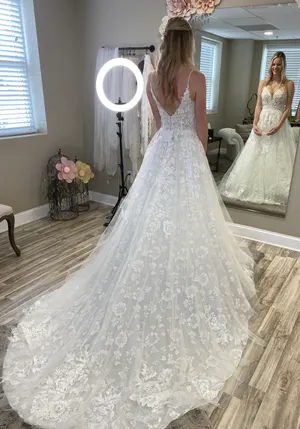Wedding Dress White Size 8 thumbnail 1