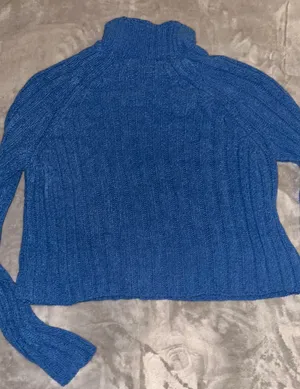 American Eagle Outfitters Cropped Turtleneck thumbnail 2