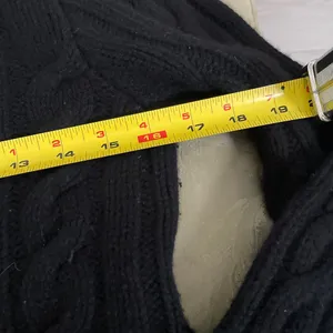 Beautiful Ralph Lauren cashmere and wool cable sweater with buttons at the neck thumbnail 3