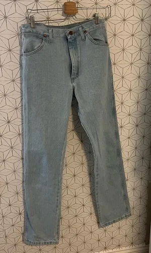 Wrangler Light Wash High Rise Straight Fit Jeans thumbnail 1