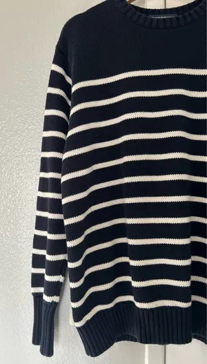 Classic oversized Brandy Melville "Brianna" striped sweater in navy blue and white. Super soft, chunky, and breathable knit made from 100% cotton. thumbnail 2