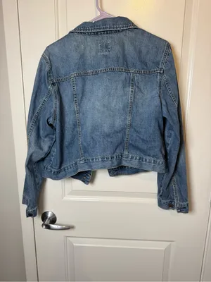 Old Navy Medium Blue Denim Cropped Trucker Jacket thumbnail 4