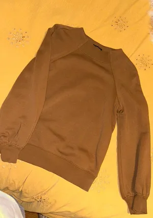 Banana Republic Crew Neck thumbnail 1