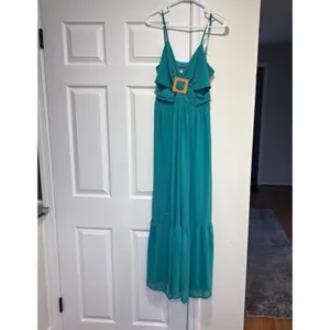 Thirty Thirty Maxi Dress Women's Medium Green Cutout Buckle Slit Boho Resort NWT thumbnail 2
