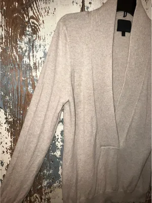 Intermix Women's minimalist preppy sweater, size medium, Cozy Cashmere Wool thumbnail 4