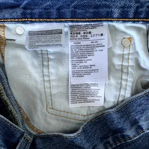 Levi's Mom Shorts in Medium Blue Wash‎ thumbnail 5