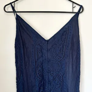 NWT Lulus Zahria Navy Blue Lace Button Front Midi Dress - Size Large thumbnail 5