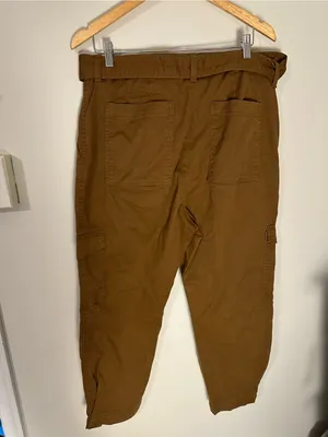 Banana Republic High-Rise Tapered Belted Cargo Pants 12 thumbnail 4