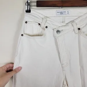 Abercrombie & Fitch Dad High-Rise Criss Cross Straight Leg Jeans Cream Size 4 thumbnail 9