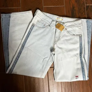 Levi’s Light Wash Denim Jeans Super Low Two Toned Wide Leg High Rise Size 28 thumbnail 1