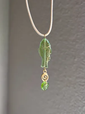 Handmade quality Czech glass green fish boho funky necklace🌀🐟💙 thumbnail 4