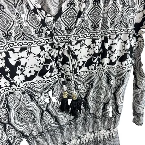 White House Black Market Black White V-Neck 3/4‎ Bell Sleeve Mini Dress Size 4P thumbnail 3