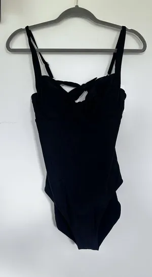 NWT Quince Black Italian Underwire One-Piece Swimsuit Size Large thumbnail 1