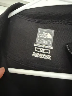 The North Face Women’s Black Quarter-Zip Pullover thumbnail 2