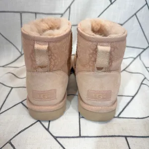 UGG‎ Classic Mini Boots Sz 7 Pink Leopard Print Metallic Suede Sheepskin 1113494 thumbnail 3