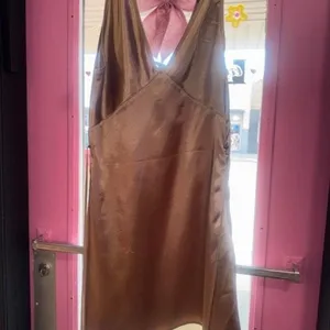 SHEIN Satin V-Neck Sleeveless Mini‎ Dress Copper Silky Side Zip Party Cocktail S thumbnail 3