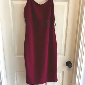 Lulus Burgundy Lace Midi Dress Size Medium NWT Holiday Wedding Fall thumbnail 2