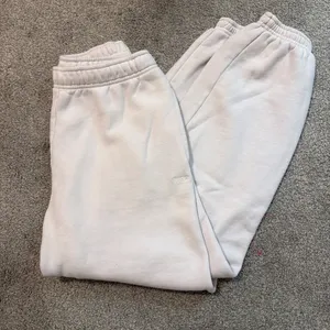 Aritzia Sweatpants TNA thumbnail 3
