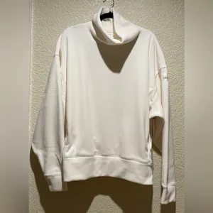 Alo Yoga NWT Hazy Mock Neck Pullover in Ivory Size S Oversized thumbnail 5