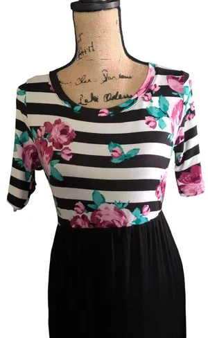 CELESTE “” Maxi Dress NWT! W/ Side Pockets!!🌸 thumbnail 3