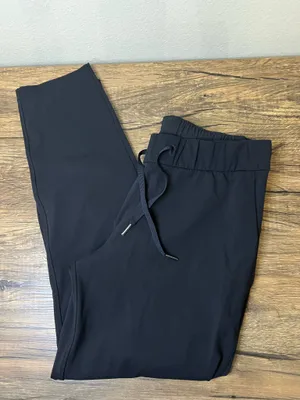 Lululemon On The Fly Pant 27” Black Size 8 | Full-On Luxtreme Travel Pants thumbnail 1