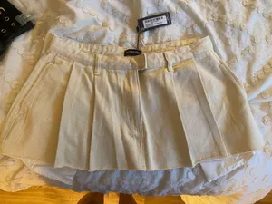 Pretty Little Thing mini skirt thumbnail 1