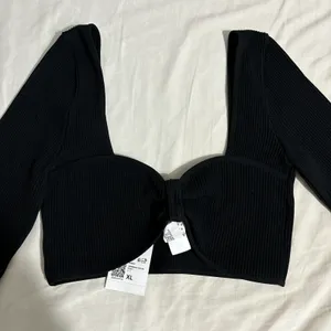 Swimsuit Top And Bottom Size XL thumbnail 2