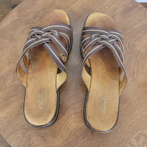 Clarks Womens Sandals Size 8M Brown Leather Open Toe Strappy Slip Ons 72678 thumbnail 4