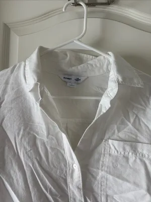 Old Navy White Button-Down Crop Shirt / B29 thumbnail 2
