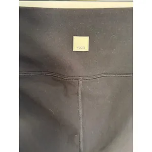 Vuori Black Skyline Leggings NWT size Medium thumbnail 5