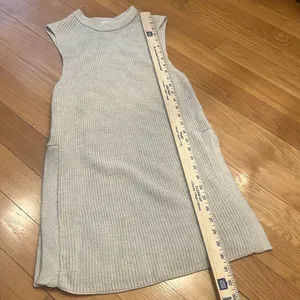 Wilfred Artizia beige vest sweater size small . thumbnail 7