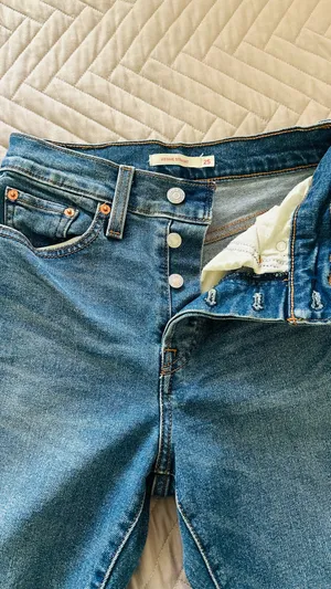 Levi’s Wedgie Straight Jeans Button Fly thumbnail 1
