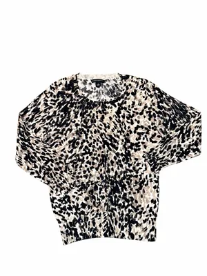 Banana Republic Gray Black & White Leopard Print Crew Neck Knit Sweater Sz S thumbnail 2