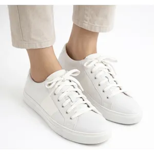 Club Monaco Jowenna White Low Top Sneaker Women's Size 9 Leather Classic! thumbnail 1
