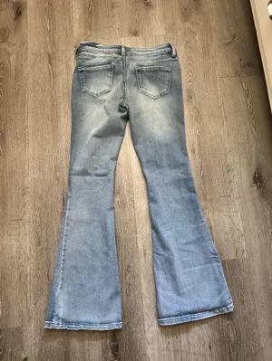 High-Rise Light Blue Flare Jeans - Women size 9 thumbnail 4