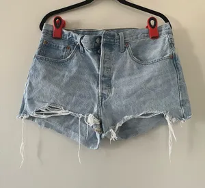 Levi's 501 Original Cutoff Denim Shorts 32 Light Wash Distressed Western Cowgirl thumbnail 1