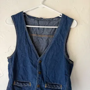 Womens Dark Wash‎ Denim Vest Sleeveless Jean Button Up Braided Pockets S Western thumbnail 2